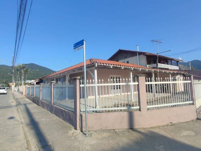 #28 - Casa para Venda em Tijucas - SC